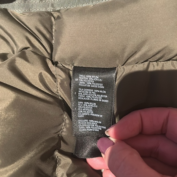 Men’s North Face Winter Coat. Mid-thigh/knee length. Only worn twice! - Picture 5 of 6